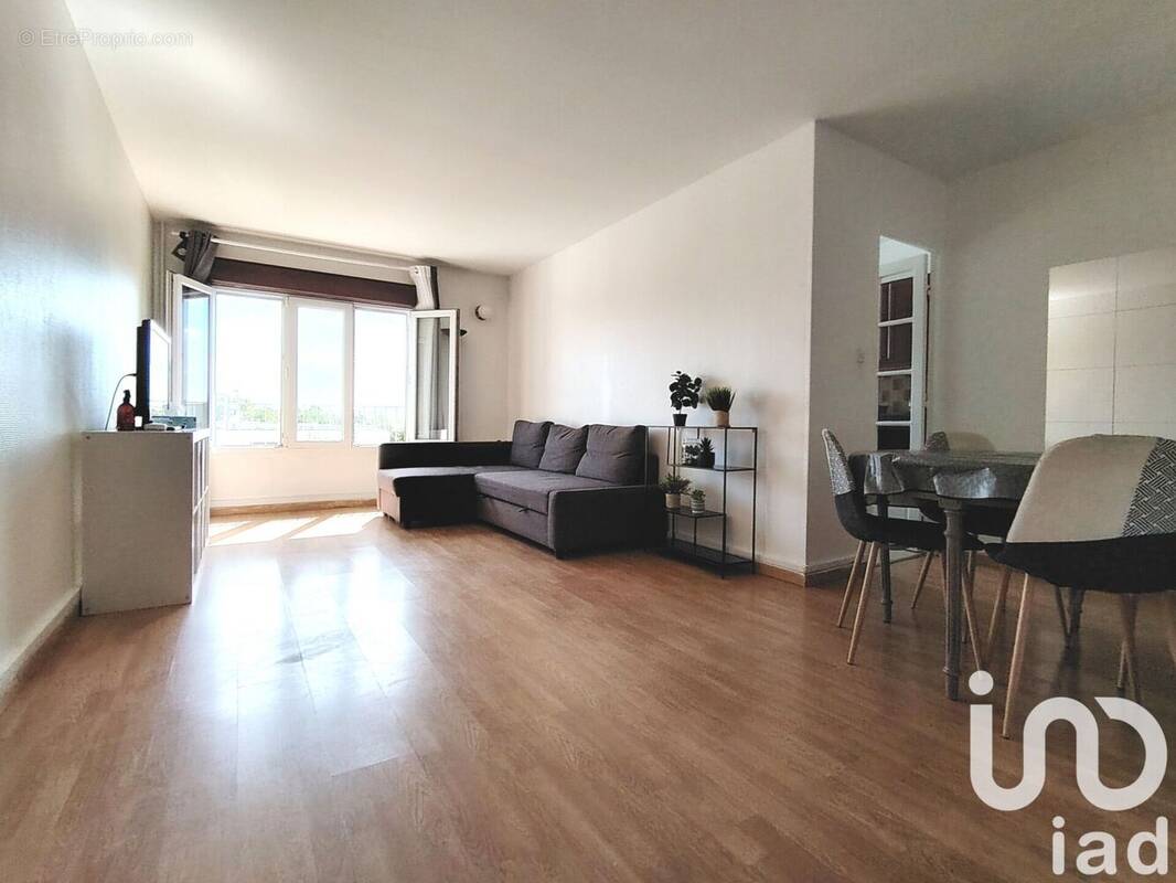 Photo 1 - Appartement à LES ULIS