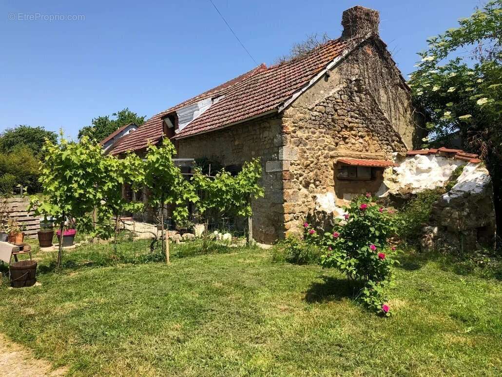 Maison à MONTCHEVREL