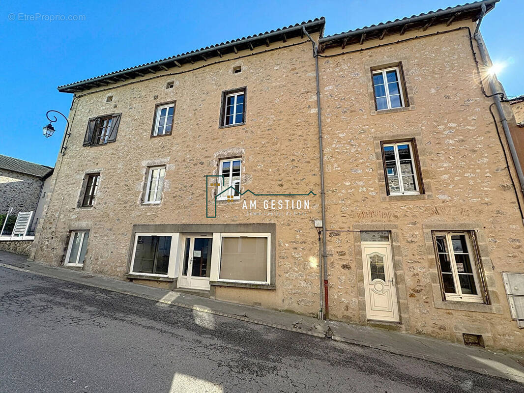 Maison à SAINT-LAURENT-SUR-GORRE