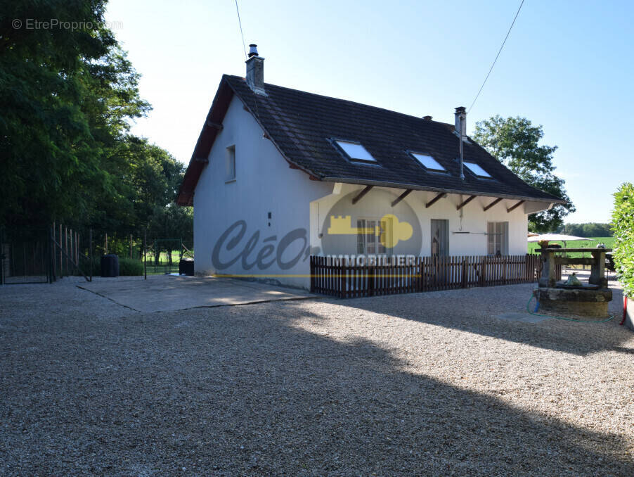 Maison à SAINT-GERMAIN-DU-BOIS