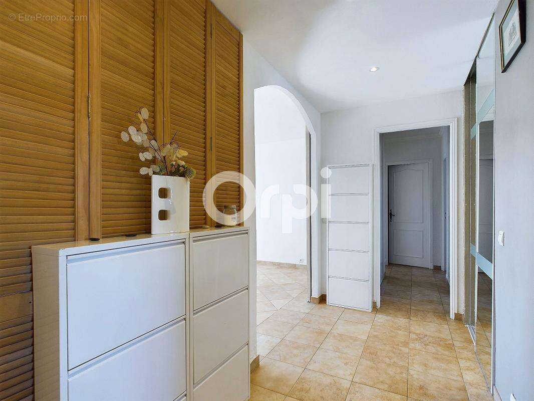 Appartement à MANDELIEU-LA-NAPOULE