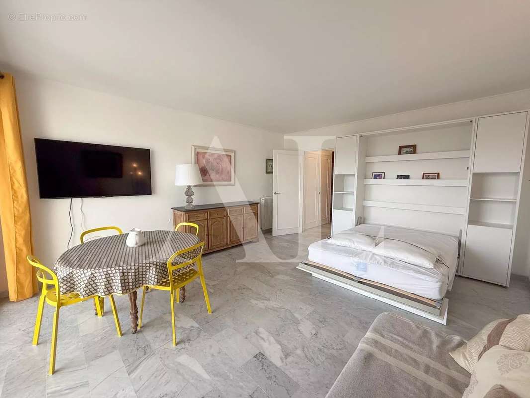Appartement à VALLAURIS