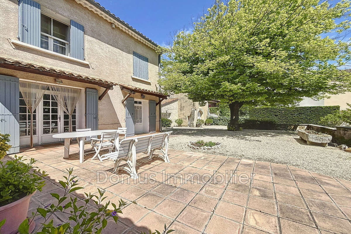 Maison à CHATEAUNEUF-DE-GADAGNE