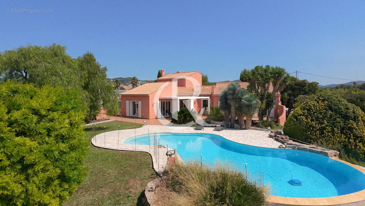 Maison à HYERES