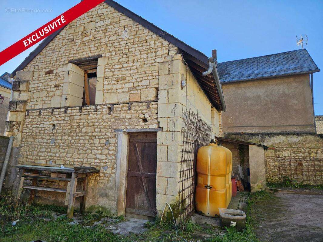 Maison à MONTREUIL-BELLAY