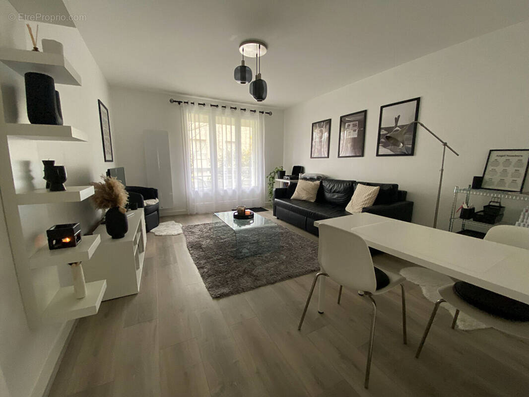 Appartement à SAINT-CYR-SUR-LOIRE