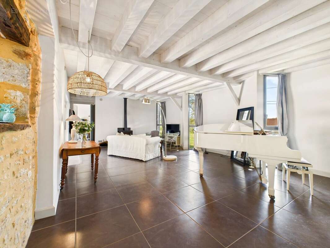 Maison à SAINT-CYPRIEN
