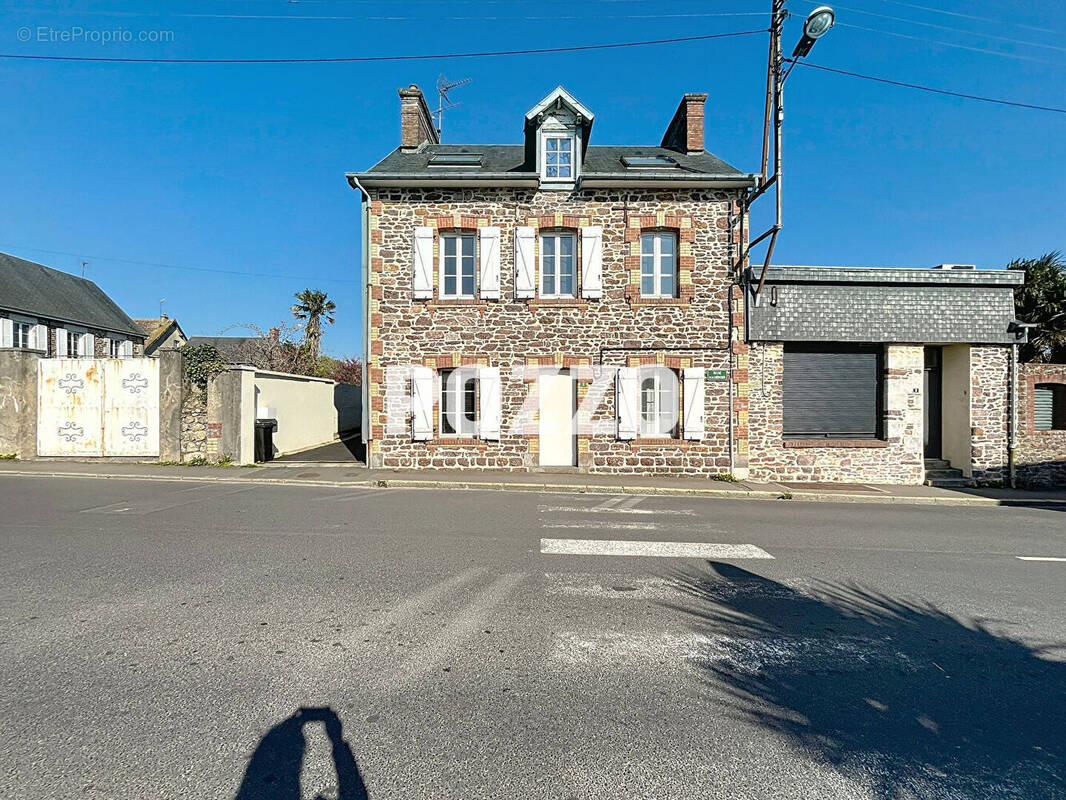 Maison à BREHAL
