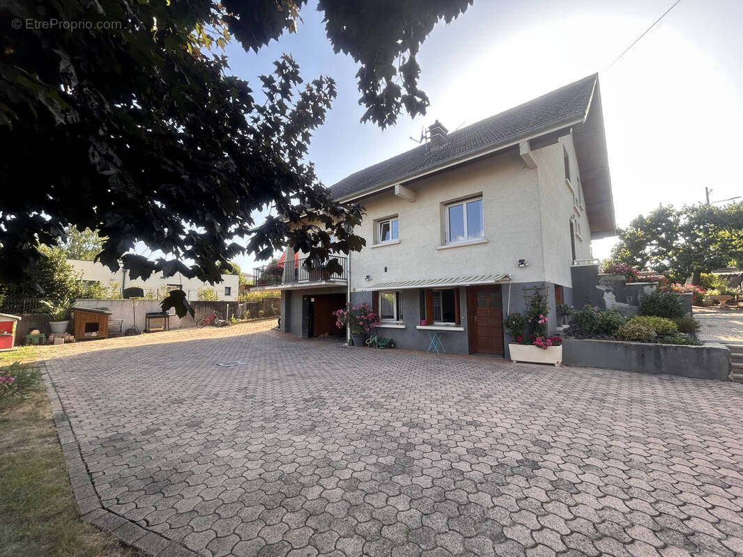 Maison à CHARLIEU