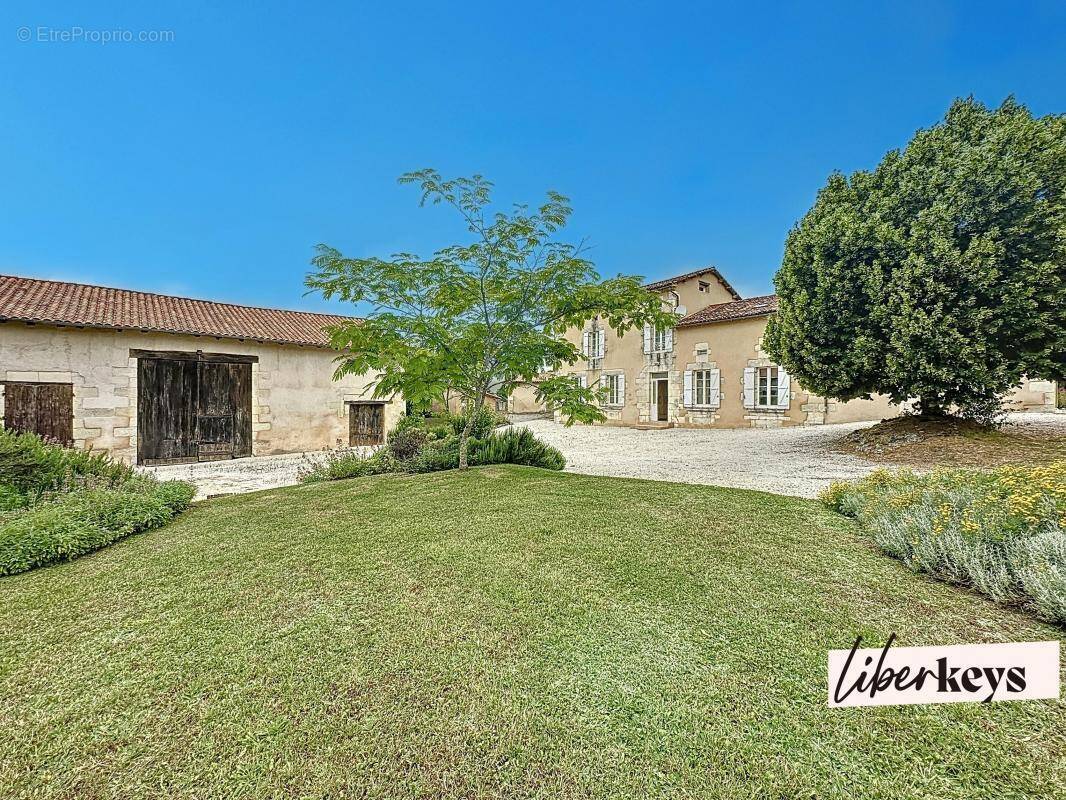 Maison à BONNES