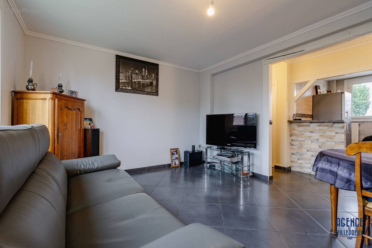 Appartement à LES CLAYES-SOUS-BOIS