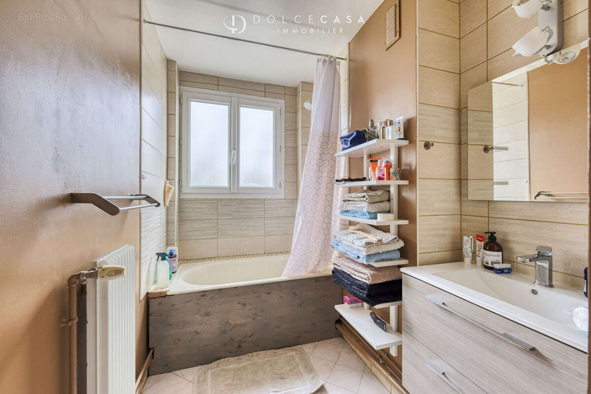 Appartement à FONTENAY-SOUS-BOIS