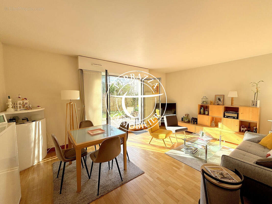 Appartement à LA CELLE-SAINT-CLOUD