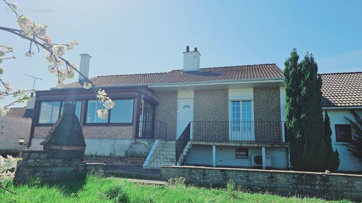 Maison à SAINT-GERMAIN-DU-PUY