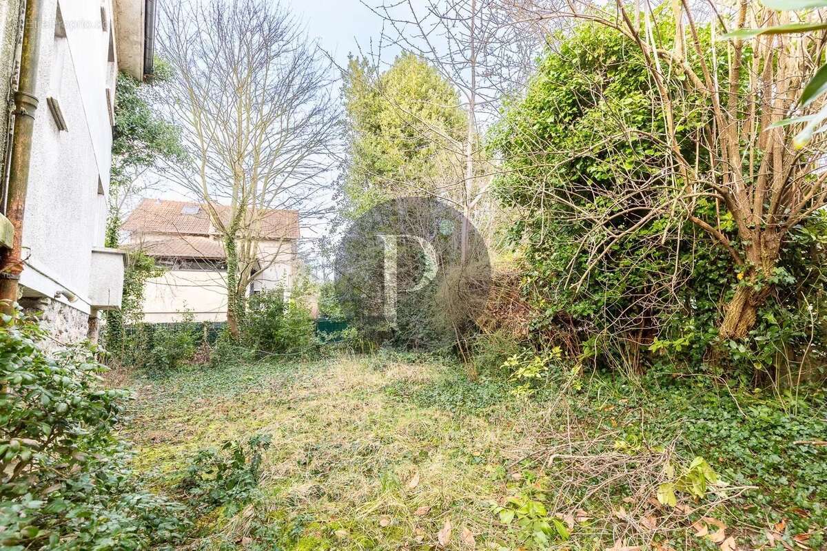 Maison à VERRIERES-LE-BUISSON