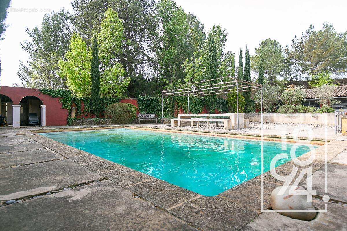 Appartement à LE PUY-SAINTE-REPARADE