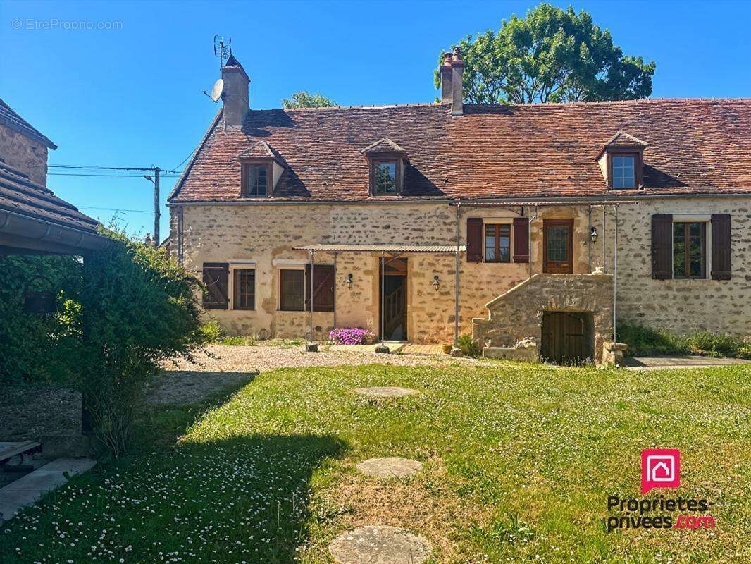Maison à AVALLON