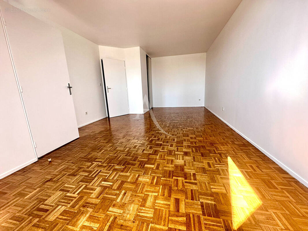 Appartement à BUSSY-SAINT-GEORGES