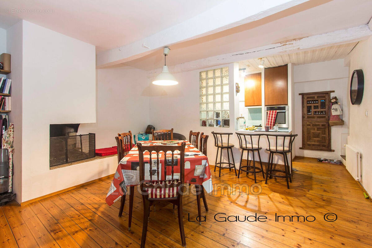 Maison à LA GAUDE