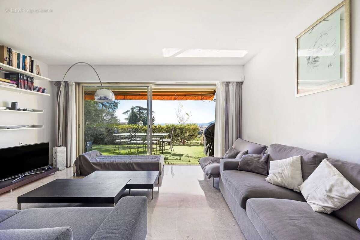 Appartement à LE CANNET