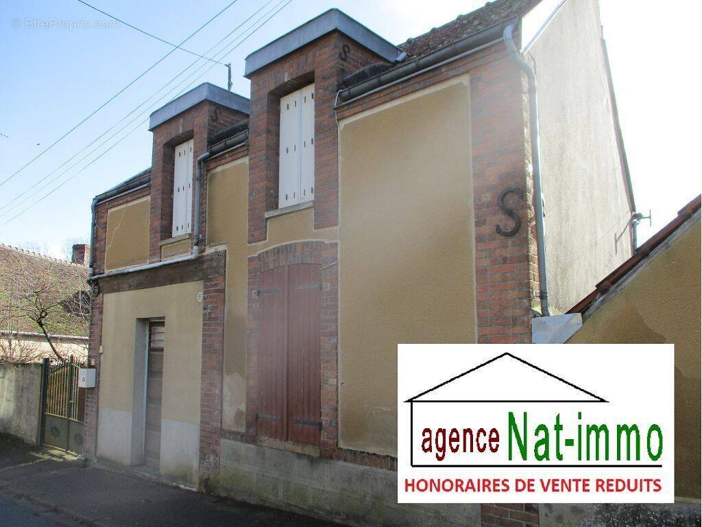 Maison à LA SELLE-SUR-LE-BIED
