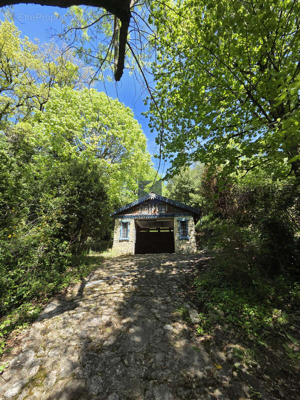 Maison à MIRMANDE