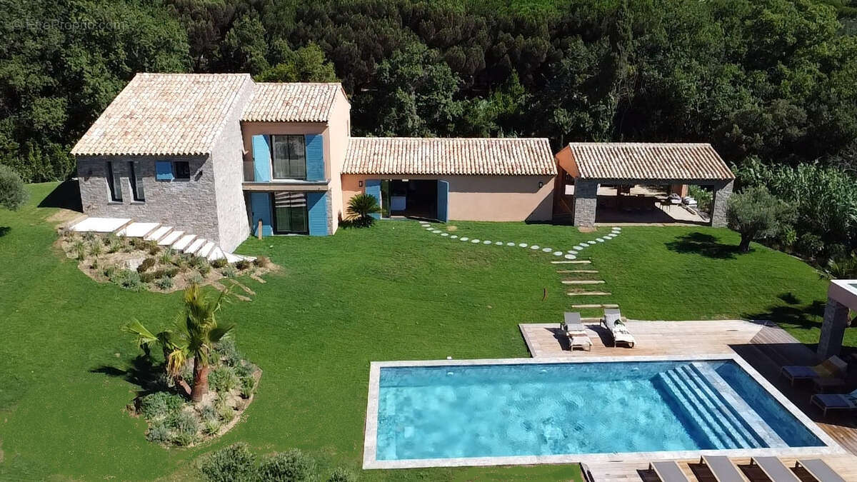 Maison à RAMATUELLE