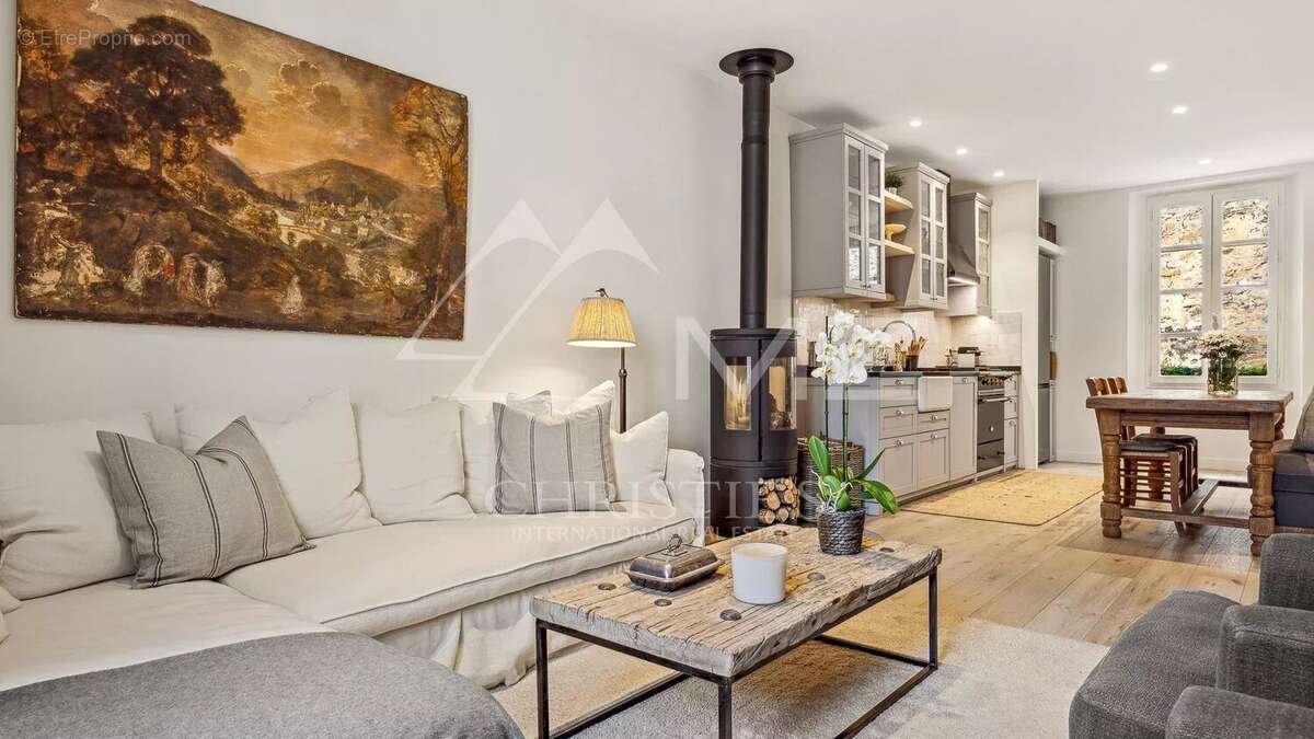 Maison à VALBONNE