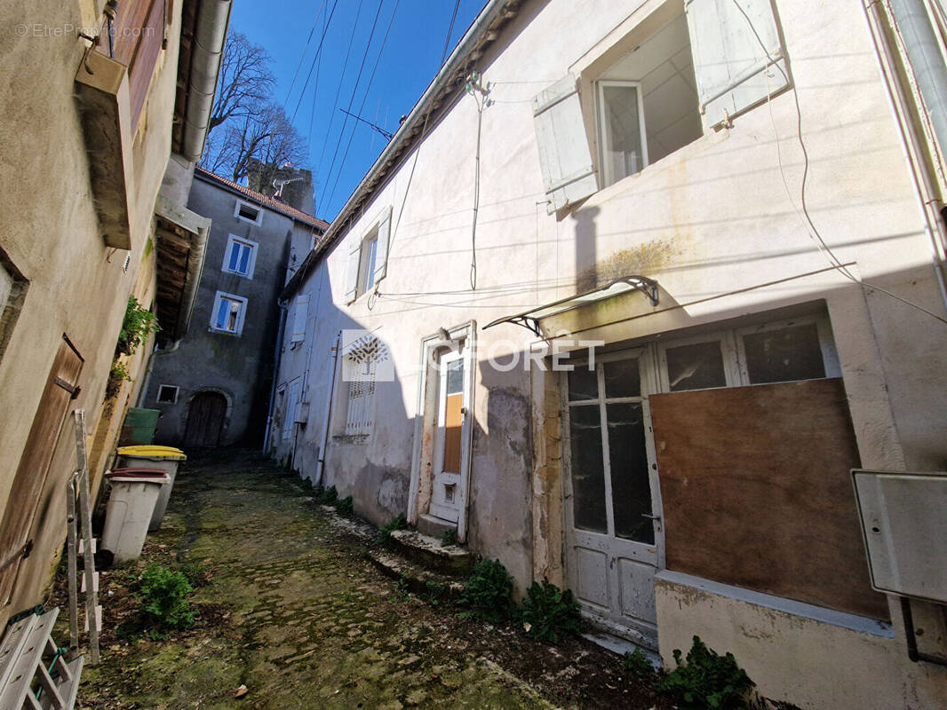 Appartement à GRAY