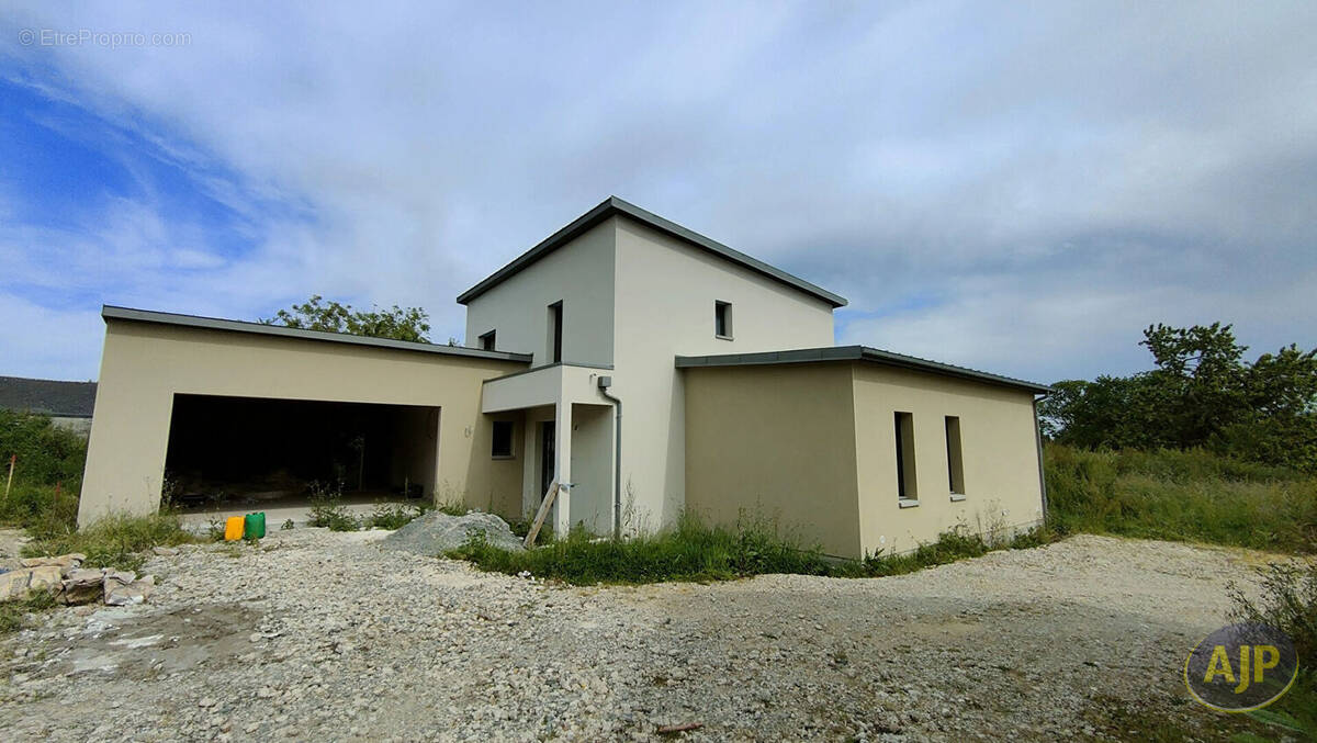 Maison à SOUDAN