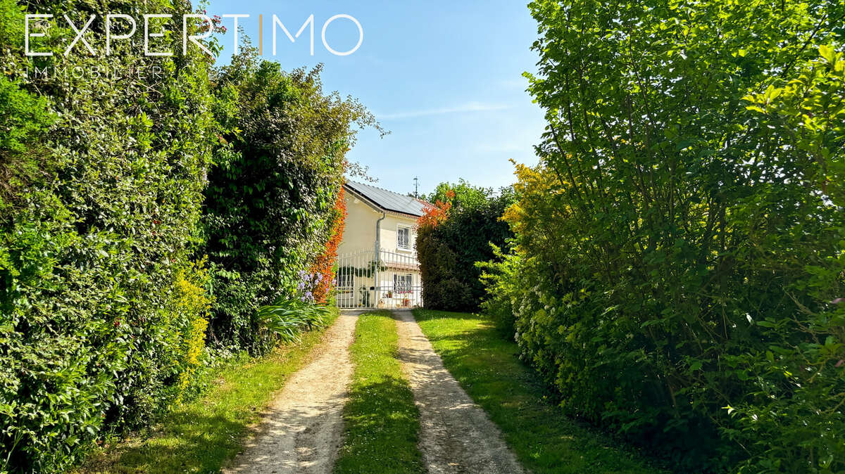 Maison à ETAMPES