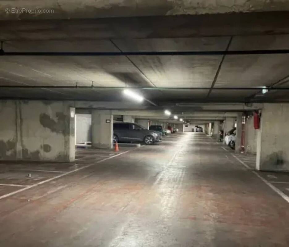 Parking à PARIS-13E