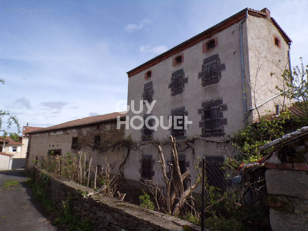 Maison à CHANIAT