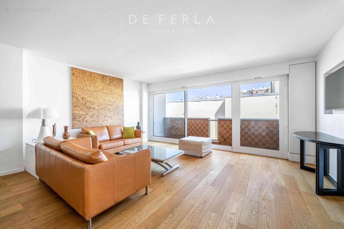 Appartement à PARIS-14E
