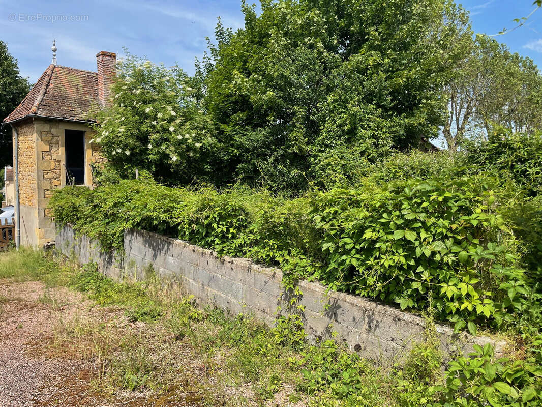 Maison à LA CLAYETTE
