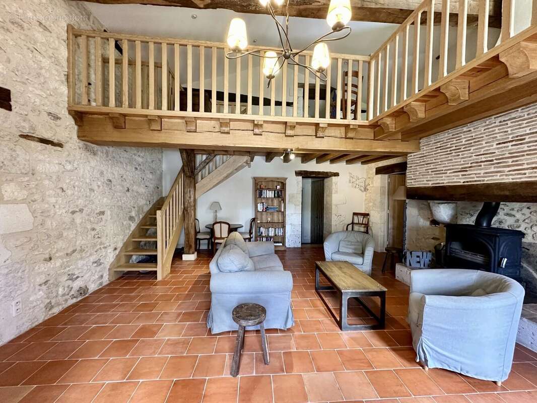 Maison à PINEUILH