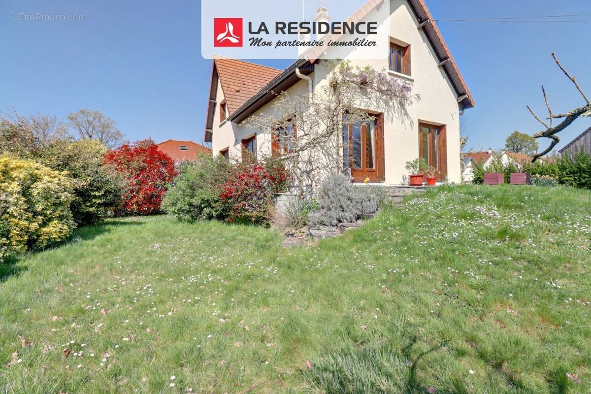 Maison à PLAISIR