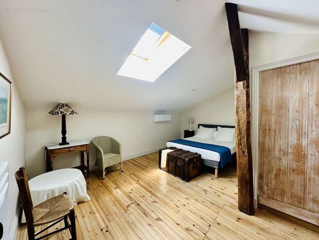 Maison à PINEUILH