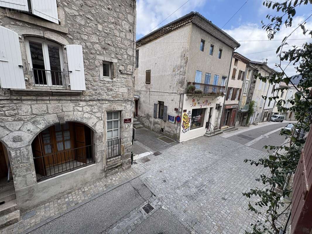 Maison à MONTPEZAT-SOUS-BAUZON