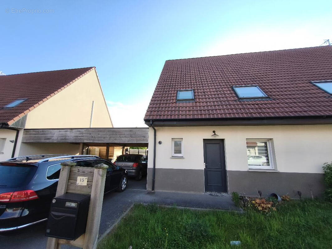 Maison à QUAROUBLE