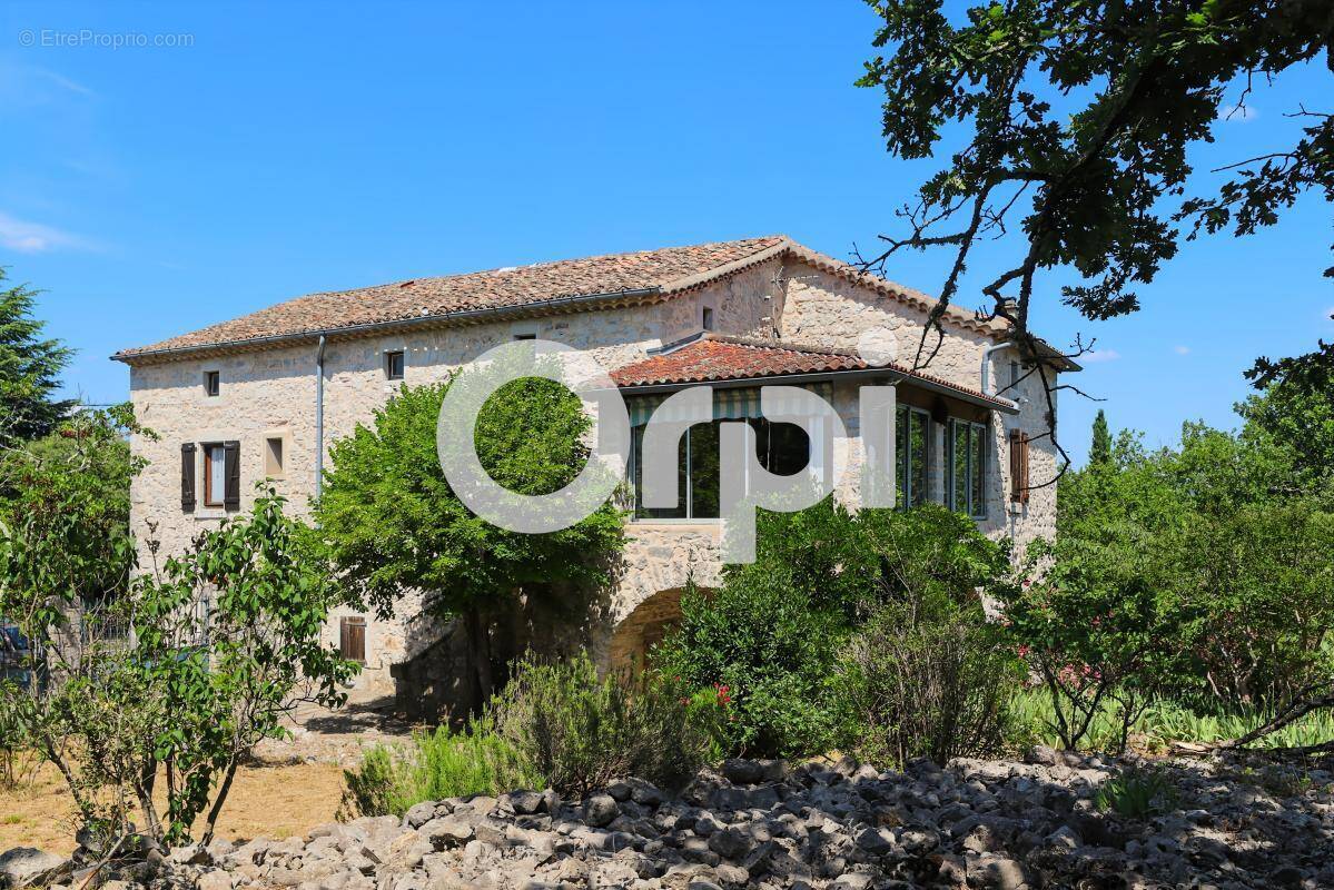 Maison à RUOMS