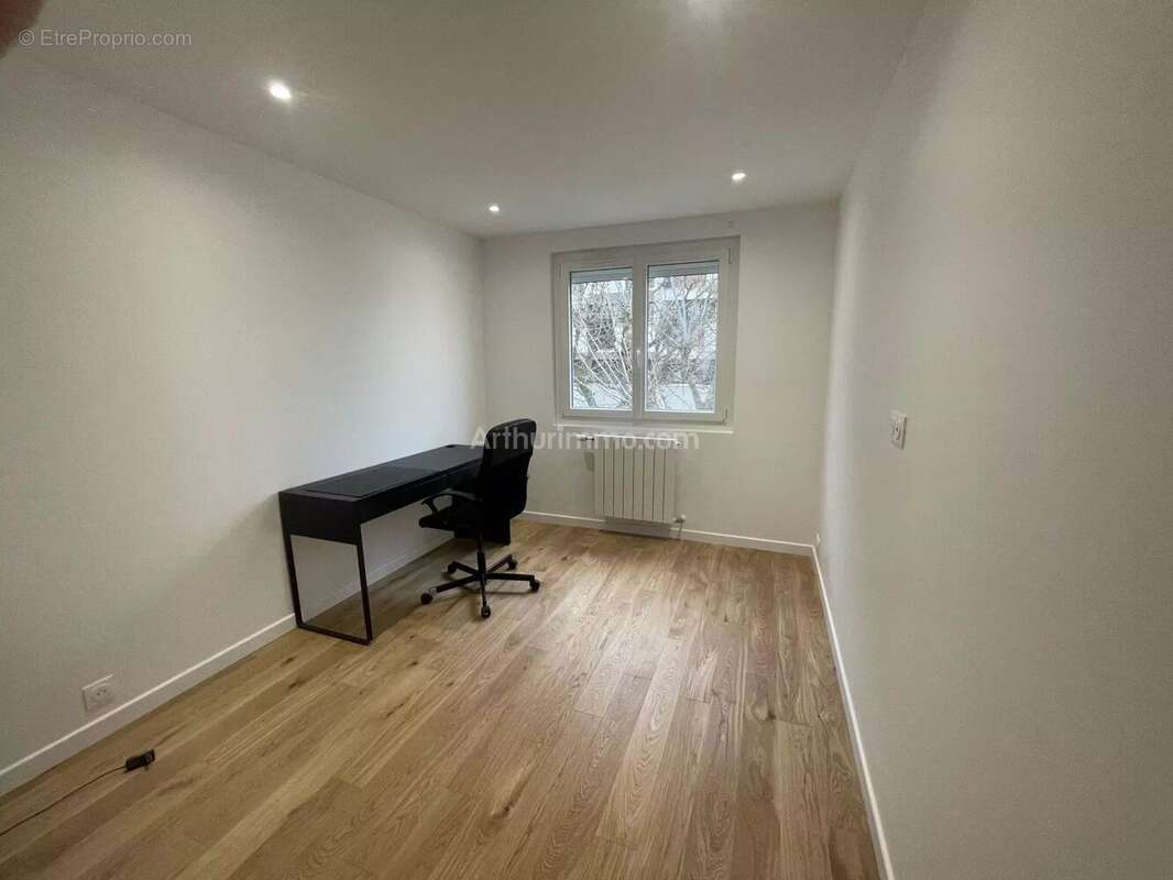 Appartement à SAINT-MAUR-DES-FOSSES