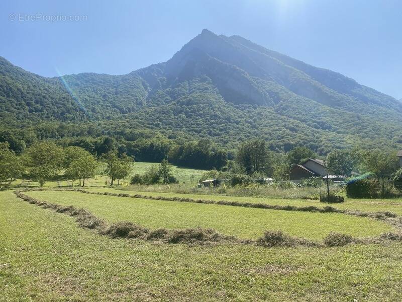 Terrain à SAINT-PAUL-DE-VARCES