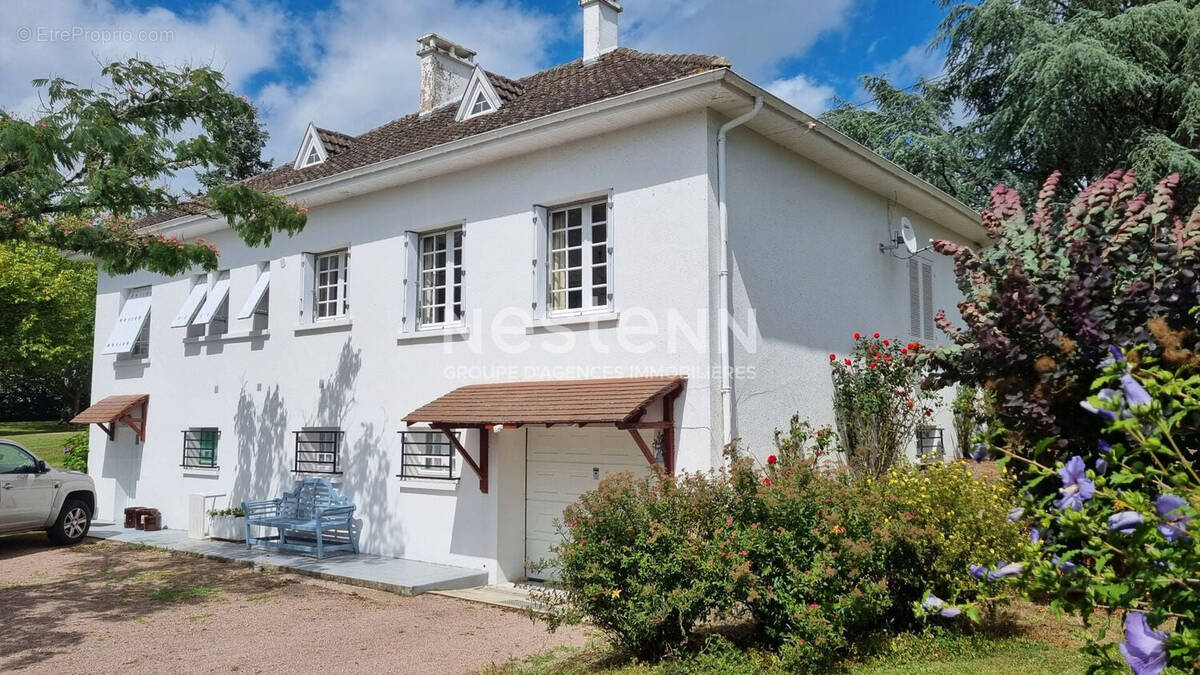 Maison à PIEGUT-PLUVIERS