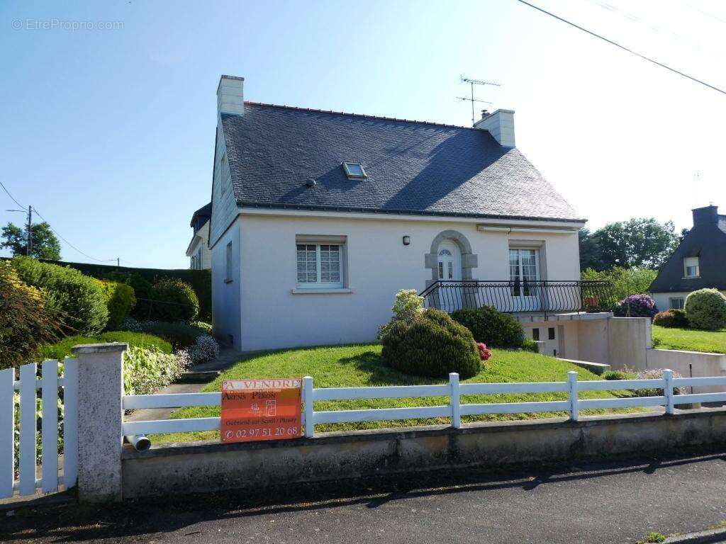 Maison à LOCMALO