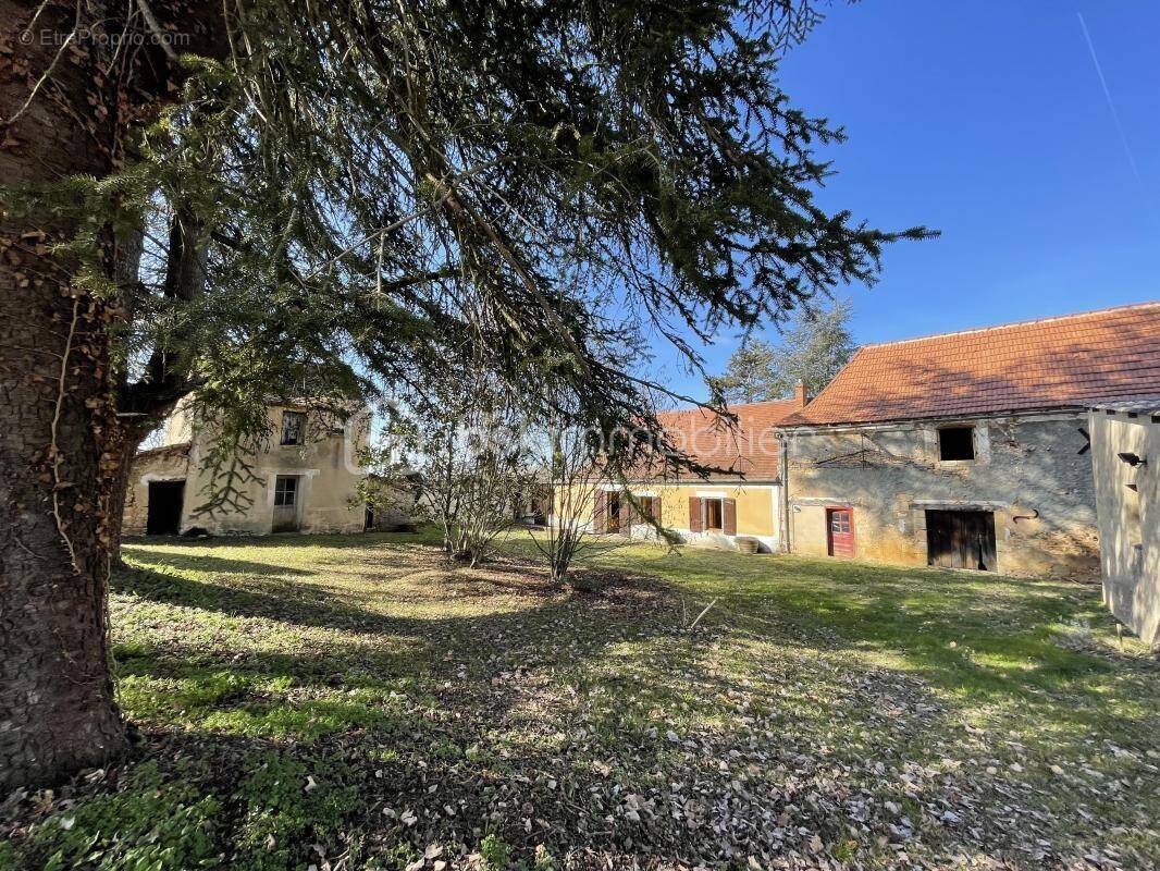 Maison à PRESSIGNAC-VICQ