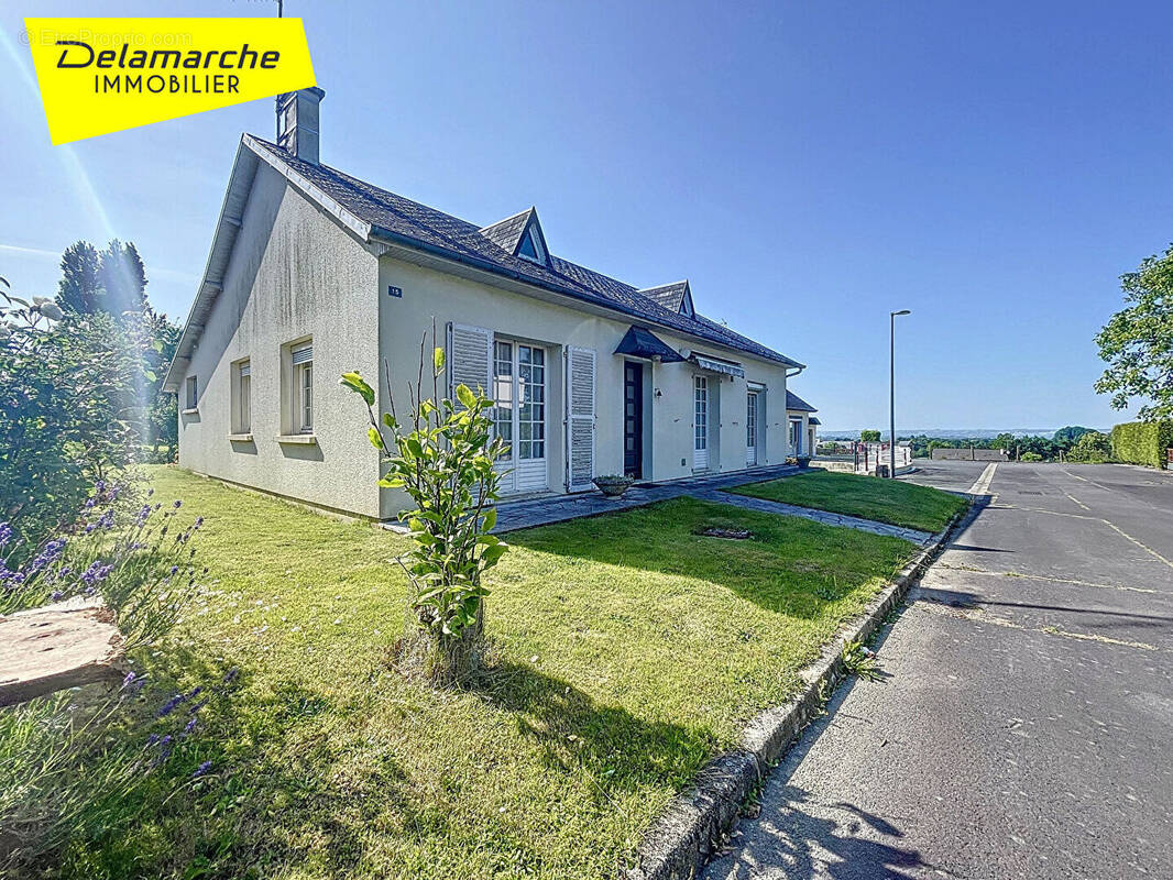Maison à SAINT-HILAIRE-DU-HARCOUET