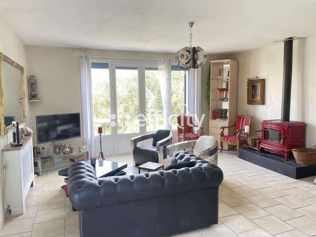 Maison à BOURCEFRANC-LE-CHAPUS