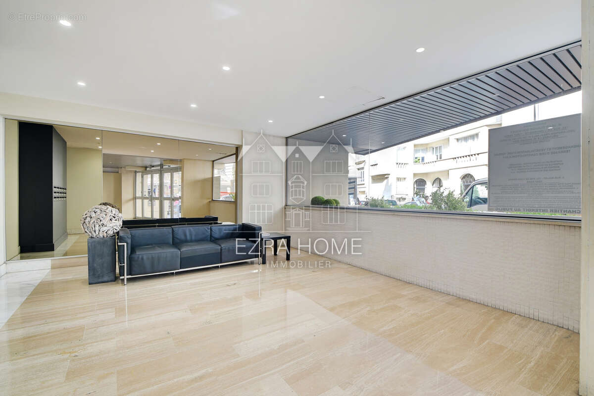 Appartement à PARIS-7E