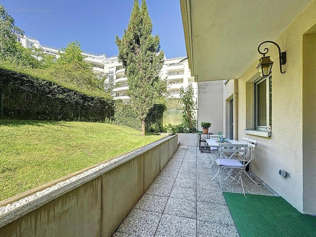 Photo 1 - Appartement à COURBEVOIE